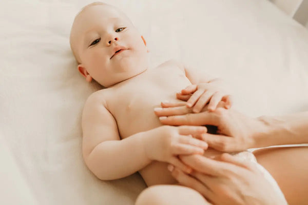 How often should you change a nappy? A guide by age 2026